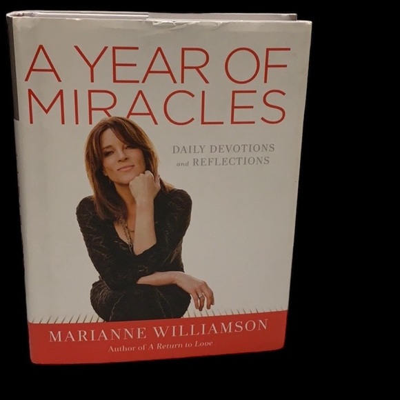 🎉2/ $18 🎉 A year of miracles. Daily reflections - Picture 1 of 5